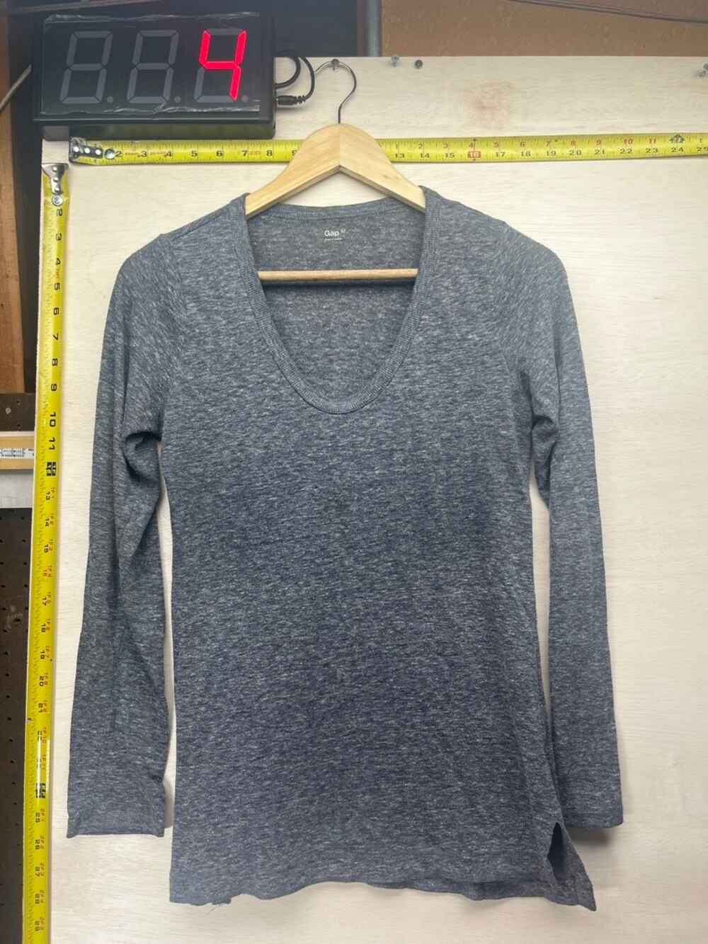 Gap Womens M Gray Long Sleeve Scoop Neck T Shirt Top